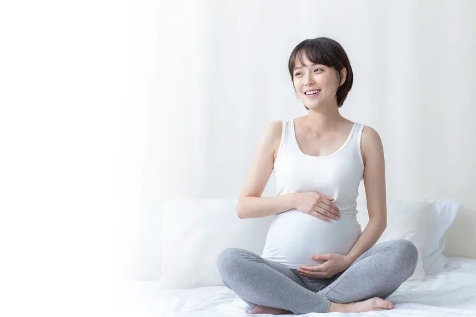 孕妇吃什么胎儿头发黑睫毛长.jpg