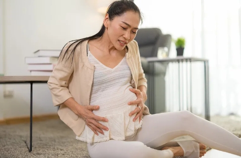 孕妇后期羊水少是什么原因.jpg