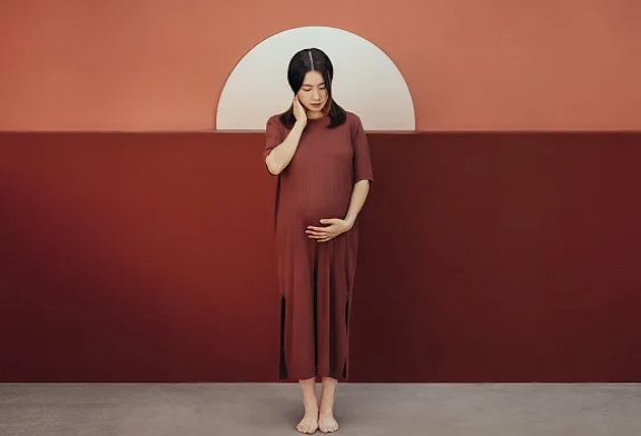 验孕棒两条杠颜色一样深hcg浓度一样吗.jpg