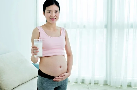 孕中期胎动在右边是男孩还是女孩.jpg