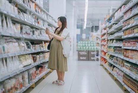 孕妇胎动在左边是男宝吗.jpg