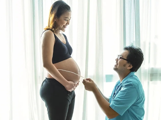 孕肚右侧高是男孩还是女孩.jpg