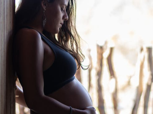 香港验血邮寄和赴港哪个好.png 香港验血邮寄和赴港哪个好.png